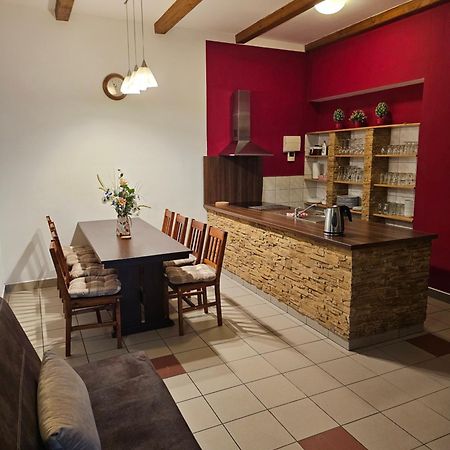 Apartman U Sudu Kobylí Buitenkant foto
