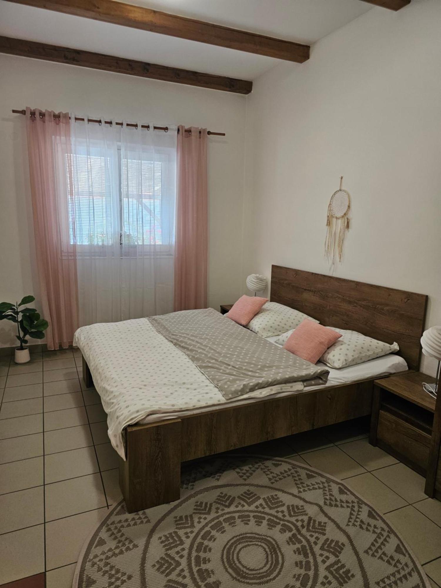 Apartman U Sudu Kobylí Buitenkant foto