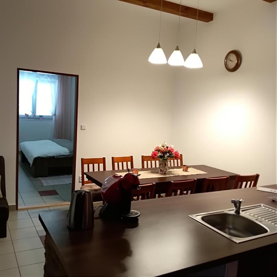 Apartman U Sudu Kobylí Buitenkant foto